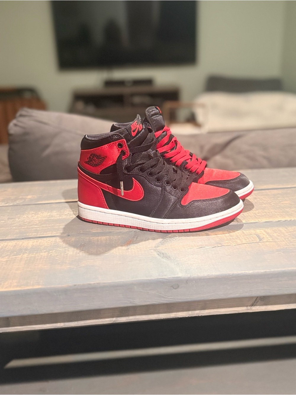 Nike Air Jordan 1 High Satin Bred
